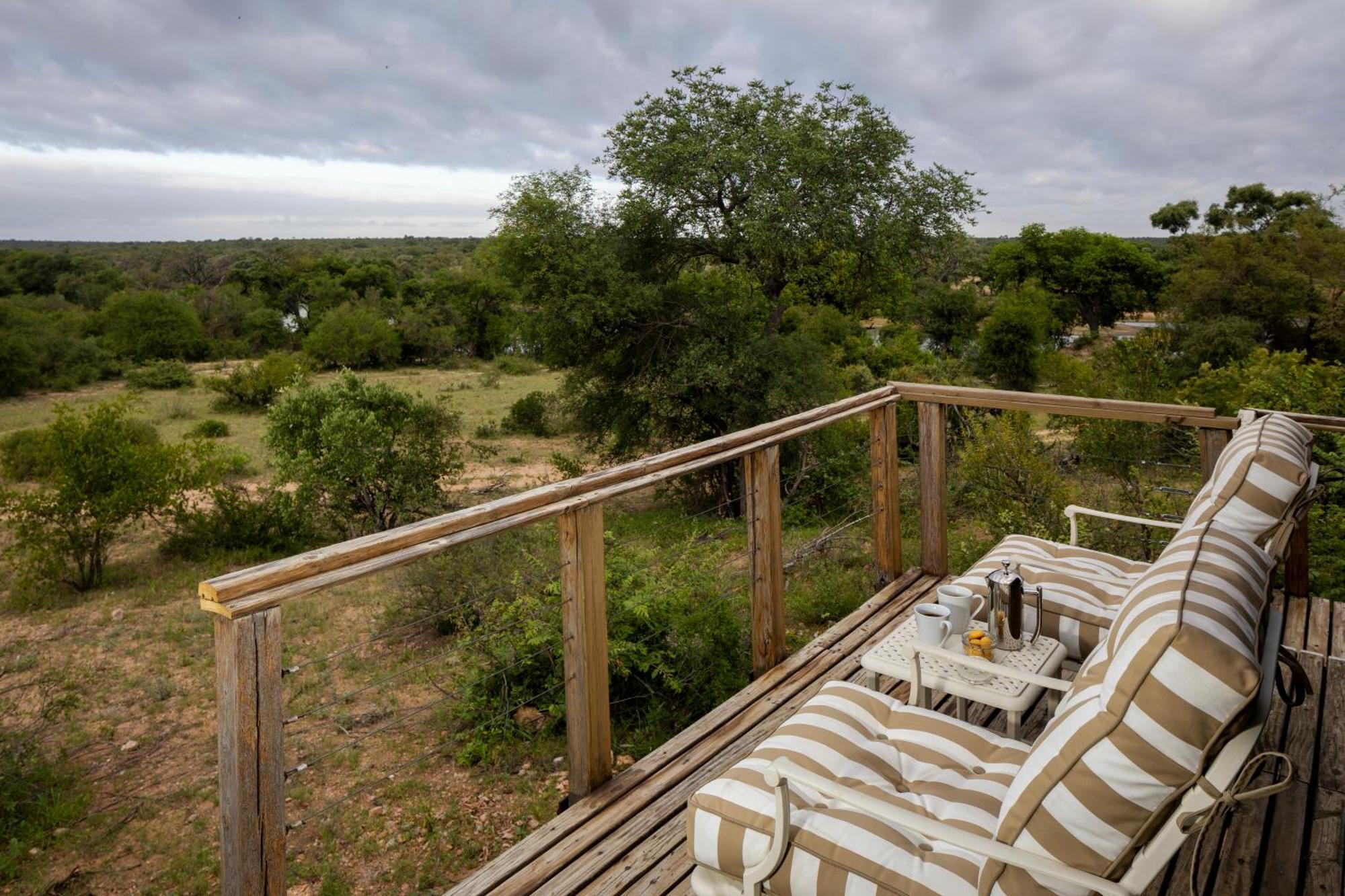 Simbavati Hilltop Lodge Заповедник Тимбавати Экстерьер фото